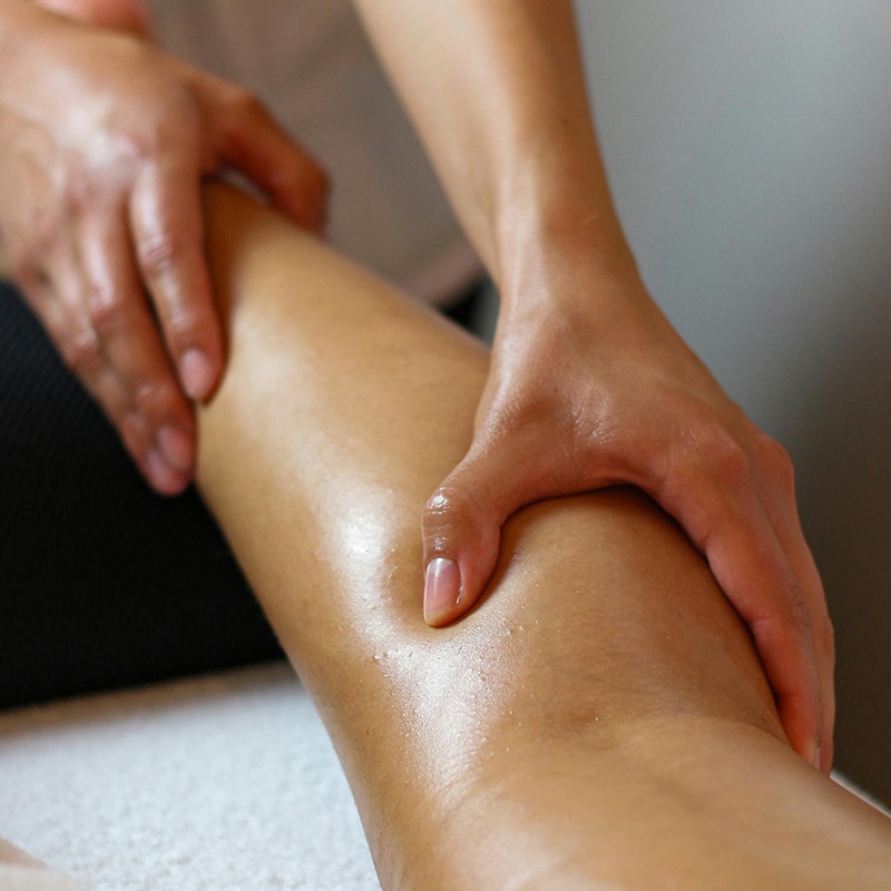 drainage-lymphatique-belfort-massage-jambe Drainage lymphatique Belfort – massage des jambes pour stimuler la circulation et réduire la rétention d’eau à Petitmagny, près de Belfort.